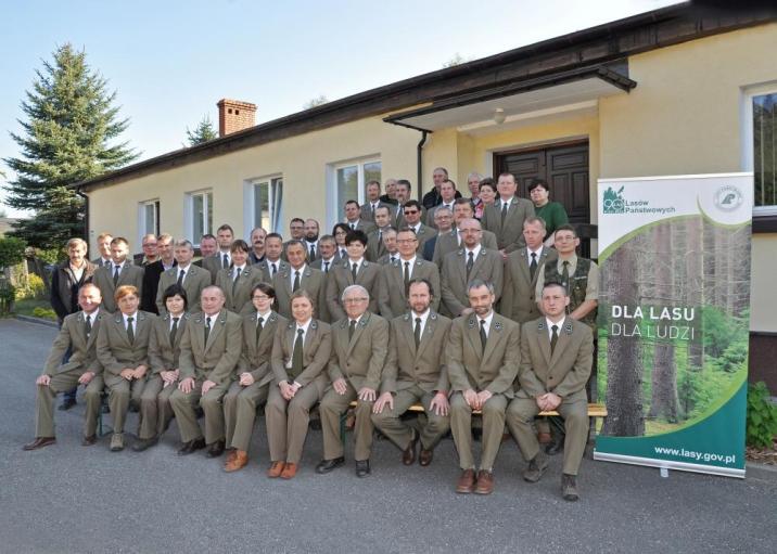 Załoga Nadleśnictwa Wichrowo (fot. Archiwum N-ctwa)